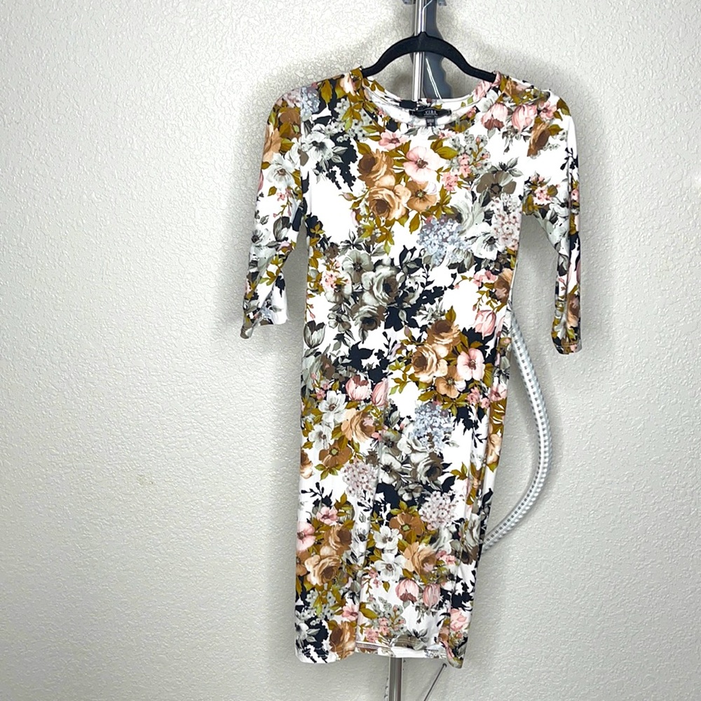 Beautiful fitted rose long sleeve dress